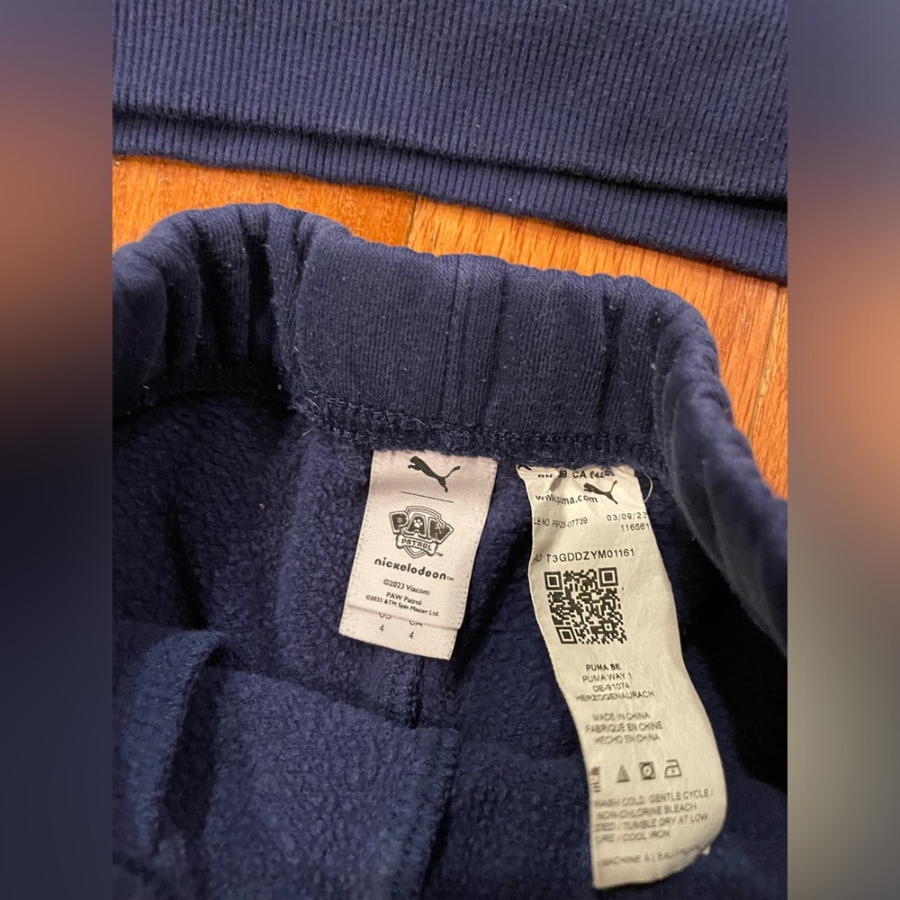 PUMA x PAW PATROL Toddler Sweatsuit Size 4 - Picture 4 of 6